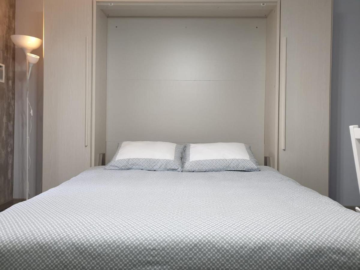 Azur Apartment シルミオーネ エクステリア 写真