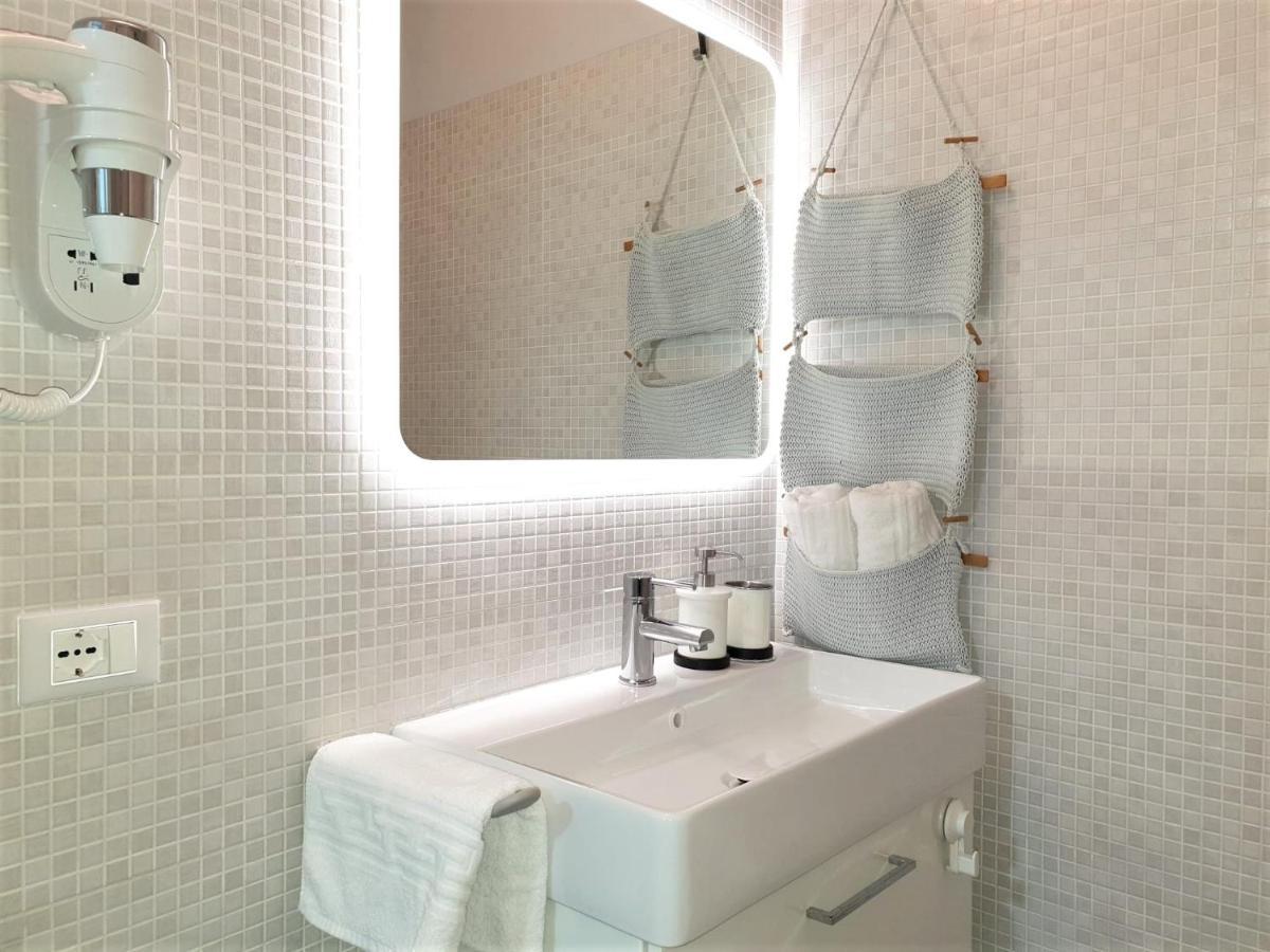 Azur Apartment シルミオーネ エクステリア 写真