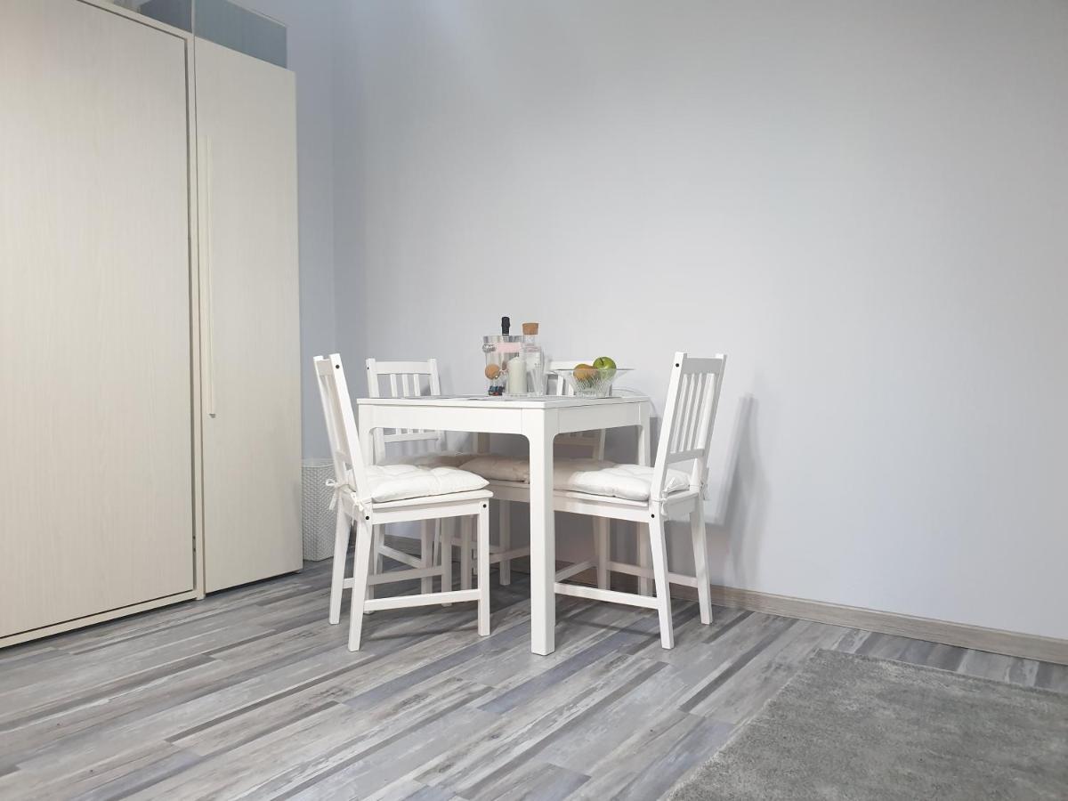 Azur Apartment シルミオーネ エクステリア 写真