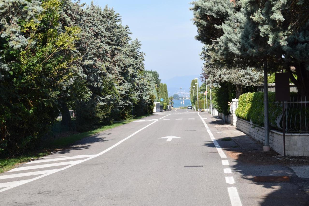 Azur Apartment シルミオーネ エクステリア 写真